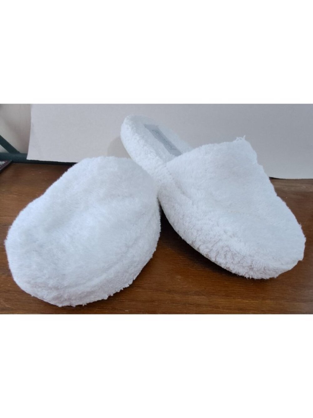 Restoration Hardware L/XL White Terrycloth Slippers